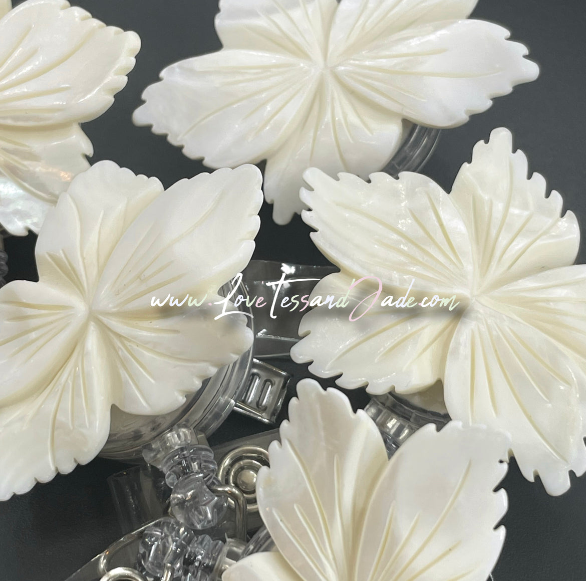 Natural | Freshwater | Shell | White | Flower | Badge | Rotating Clip | Reel | Doctors | Nurses | Professional | Graduates | Gifts